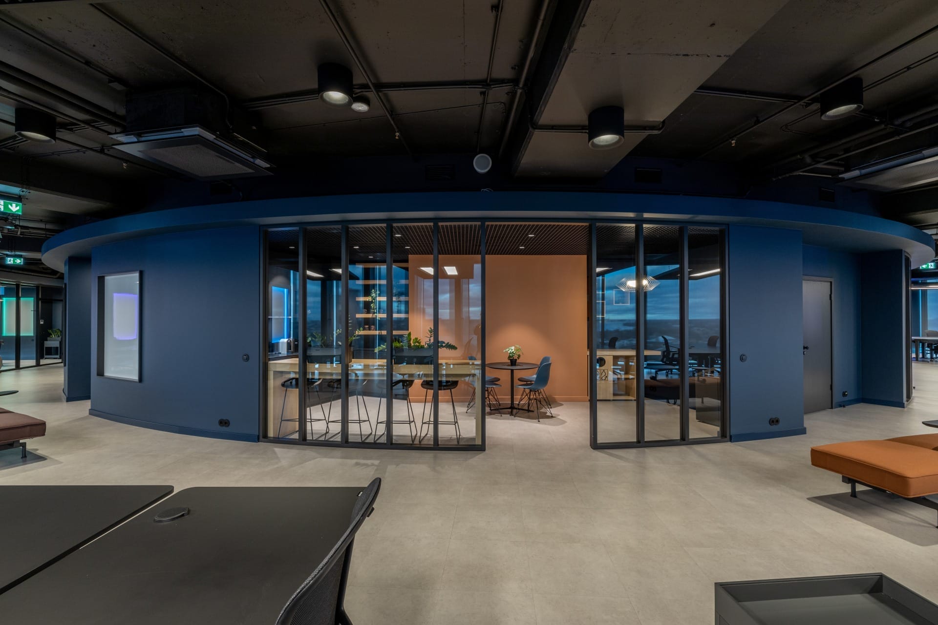 Zundas torņos moderni biroji rīgā āgenskalnā