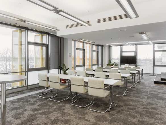 republikas laukums 2a biroji Rīgā centrā