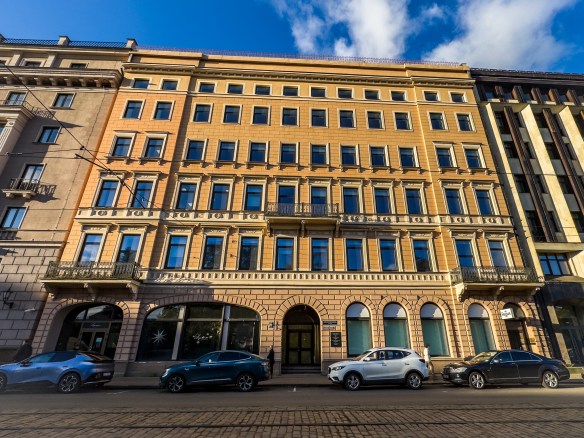 Aspazijas bulvāris 20