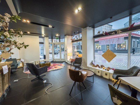 komerctelpas Centra rajonā 446 m² Tērbatas iela