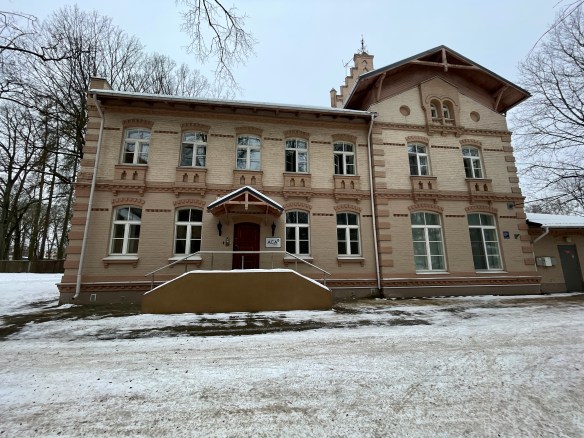 birojs Atgāznē 205m2