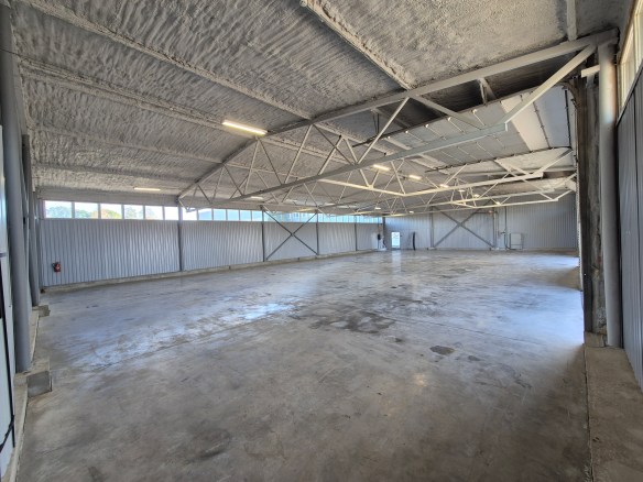 Noliktavas telpas ar lieliem vārtiem Ķekavā