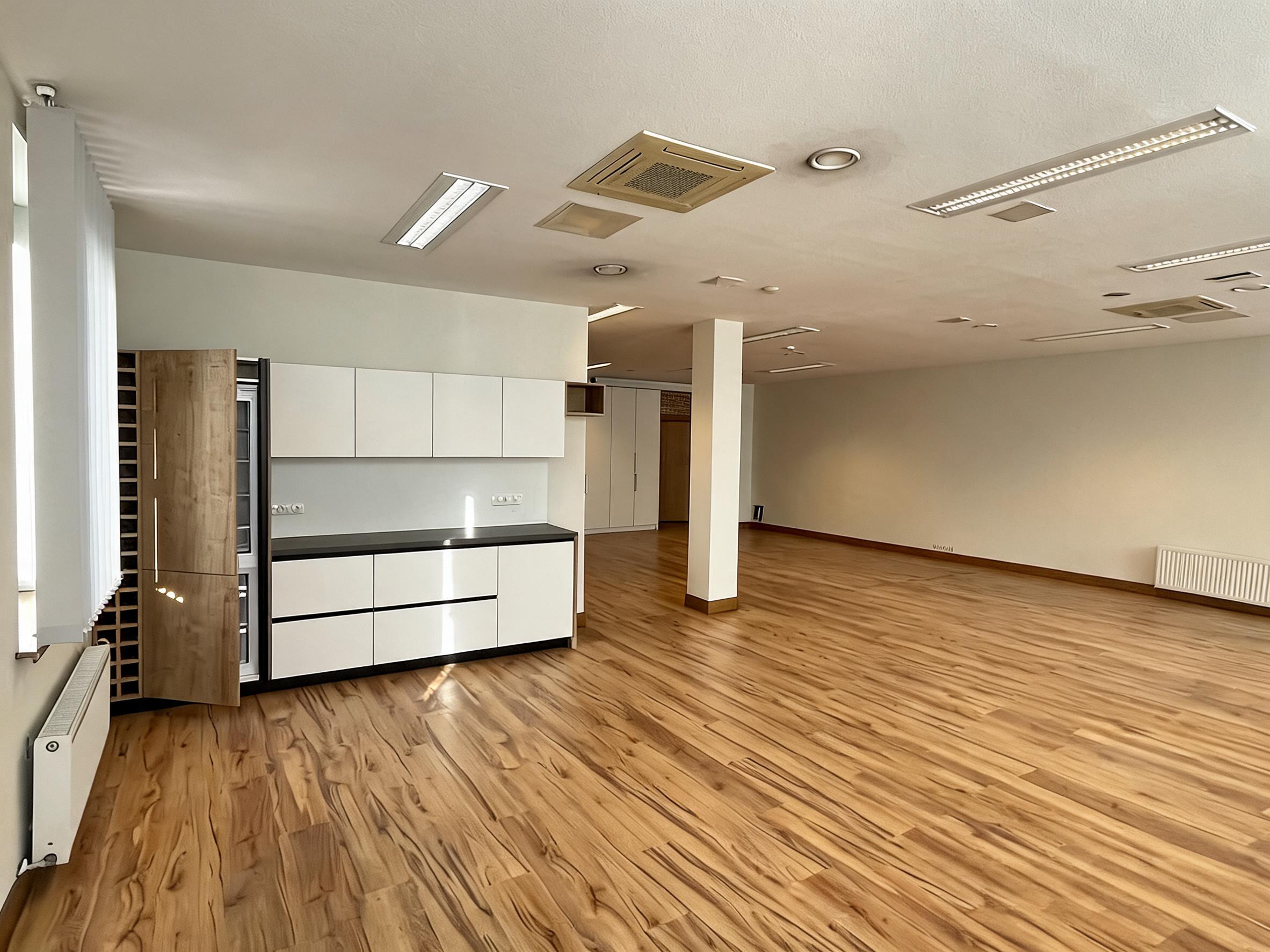 biroja telpas Centrs 106 m² 10.31 EUR/m²