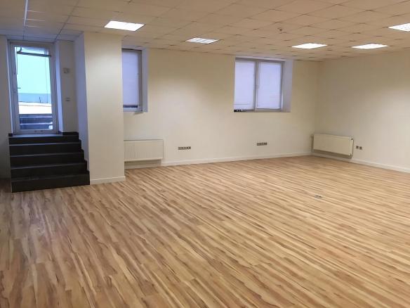 biroja telpas Vef 110 m² 6 EUR/m²