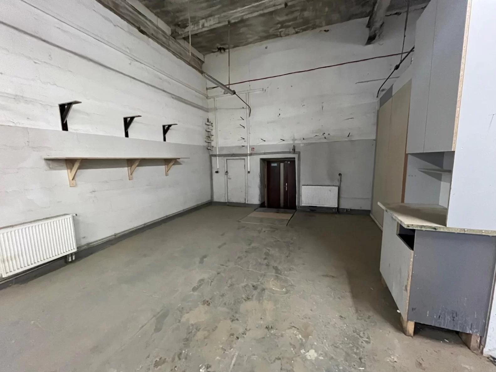 noliktavas telpas Jugla 400 m² 3 EUR/m²