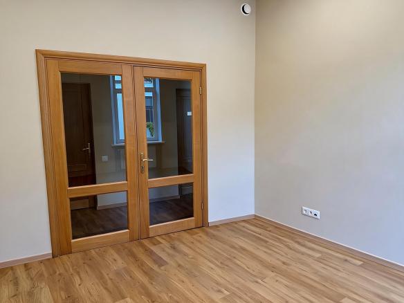 biroja telpas Centrs 270 m² 11.11 EUR/m²
