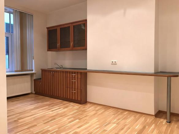 biroja telpas Centrs 169 m² 10.02 EUR/m²
