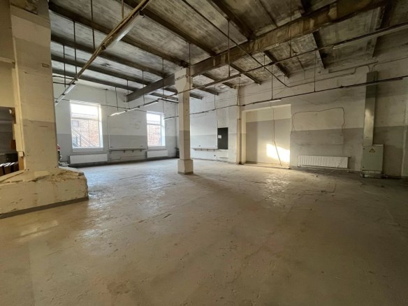 noliktavas telpas Jugla 400 m² 3 EUR/m²