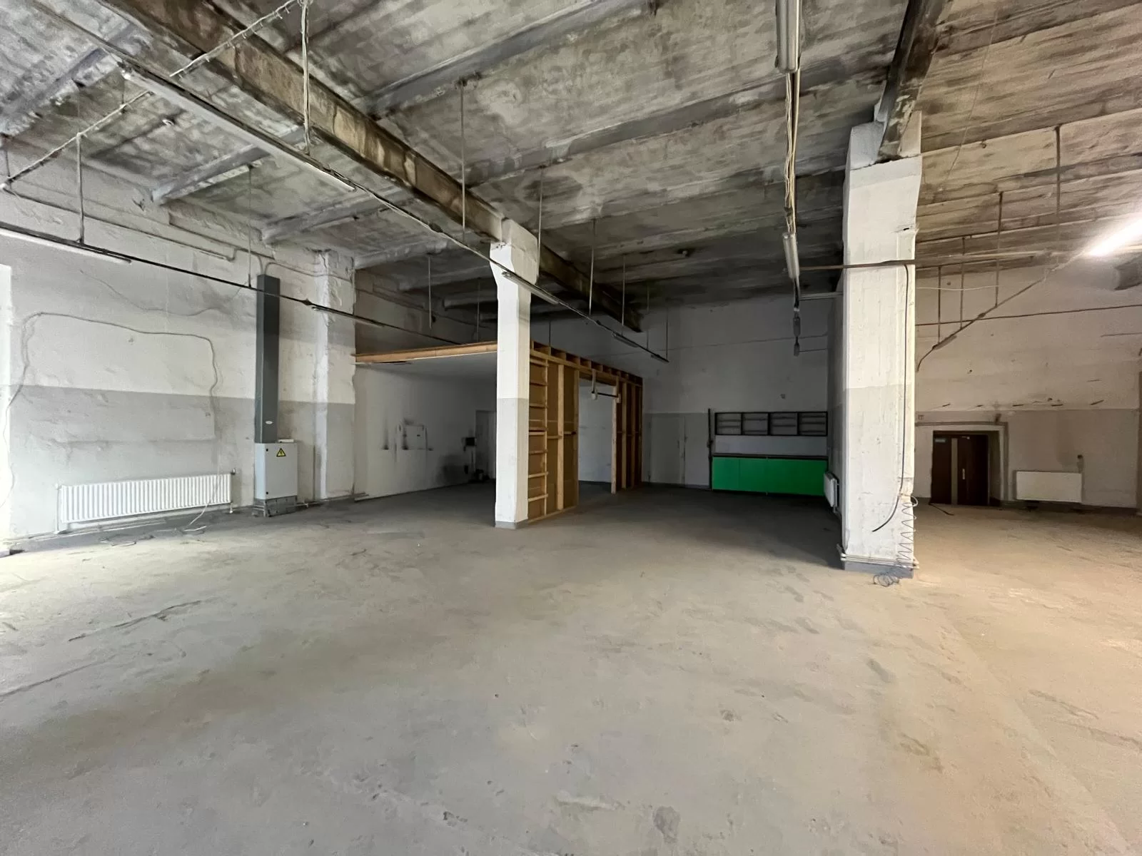 noliktavas telpas Jugla 400 m² 3 EUR/m²