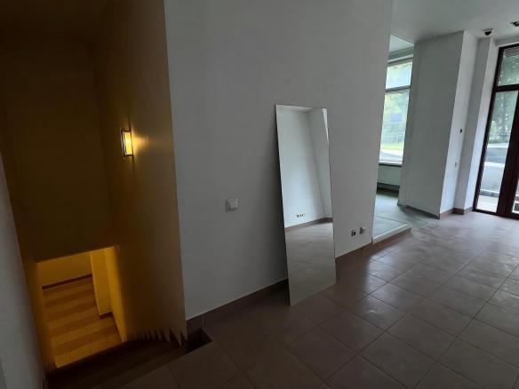tirdzniecības telpas Centrs 212 m² 7.55 EUR/m²