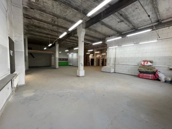 noliktavas telpas Jugla 400 m² 3 EUR/m²
