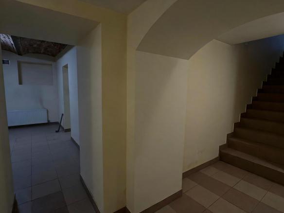 tirdzniecības telpas Centrs 212 m² 7.55 EUR/m²