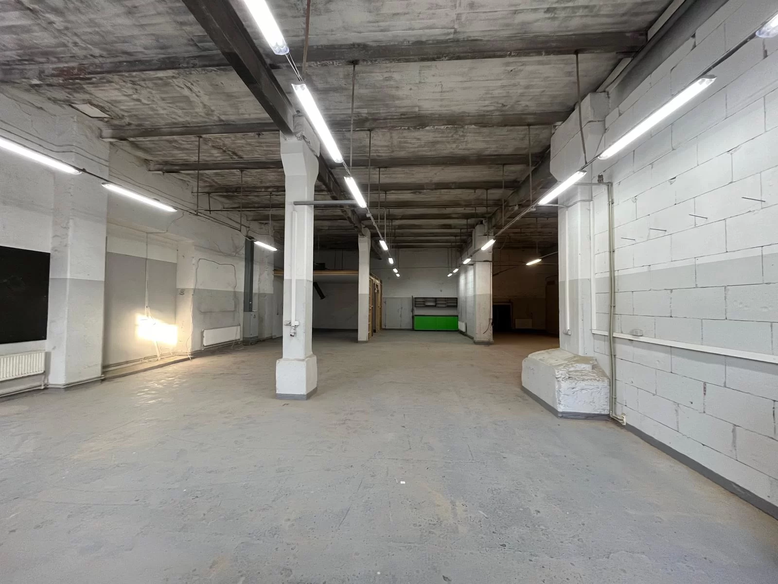 noliktavas telpas Jugla 400 m² 3 EUR/m²