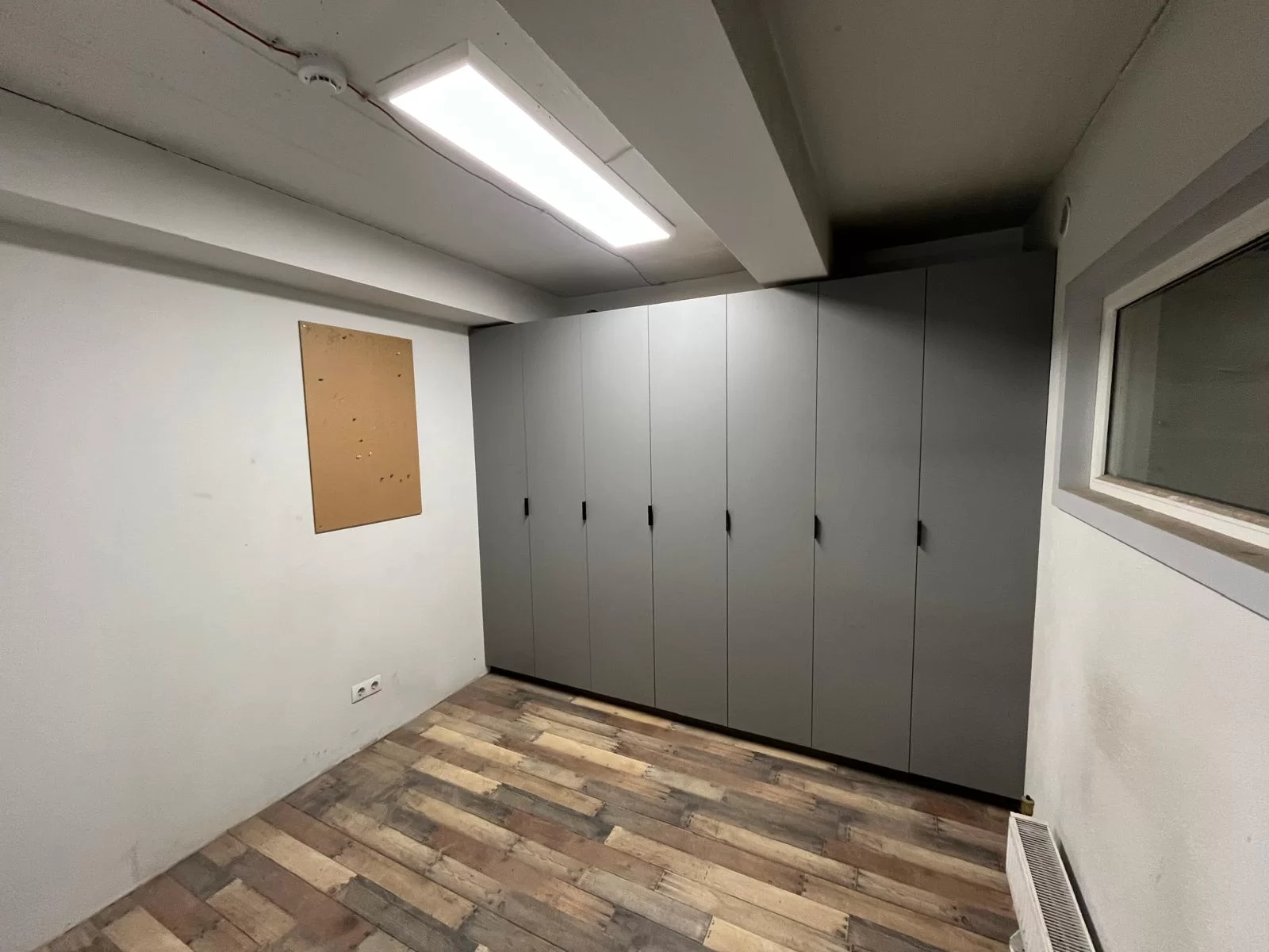 noliktavas telpas Jugla 400 m² 3 EUR/m²