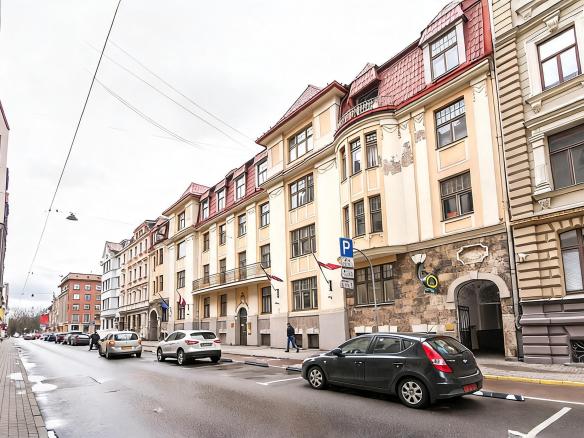 biroja telpas Centrs 210 m² 8.10 EUR/m²